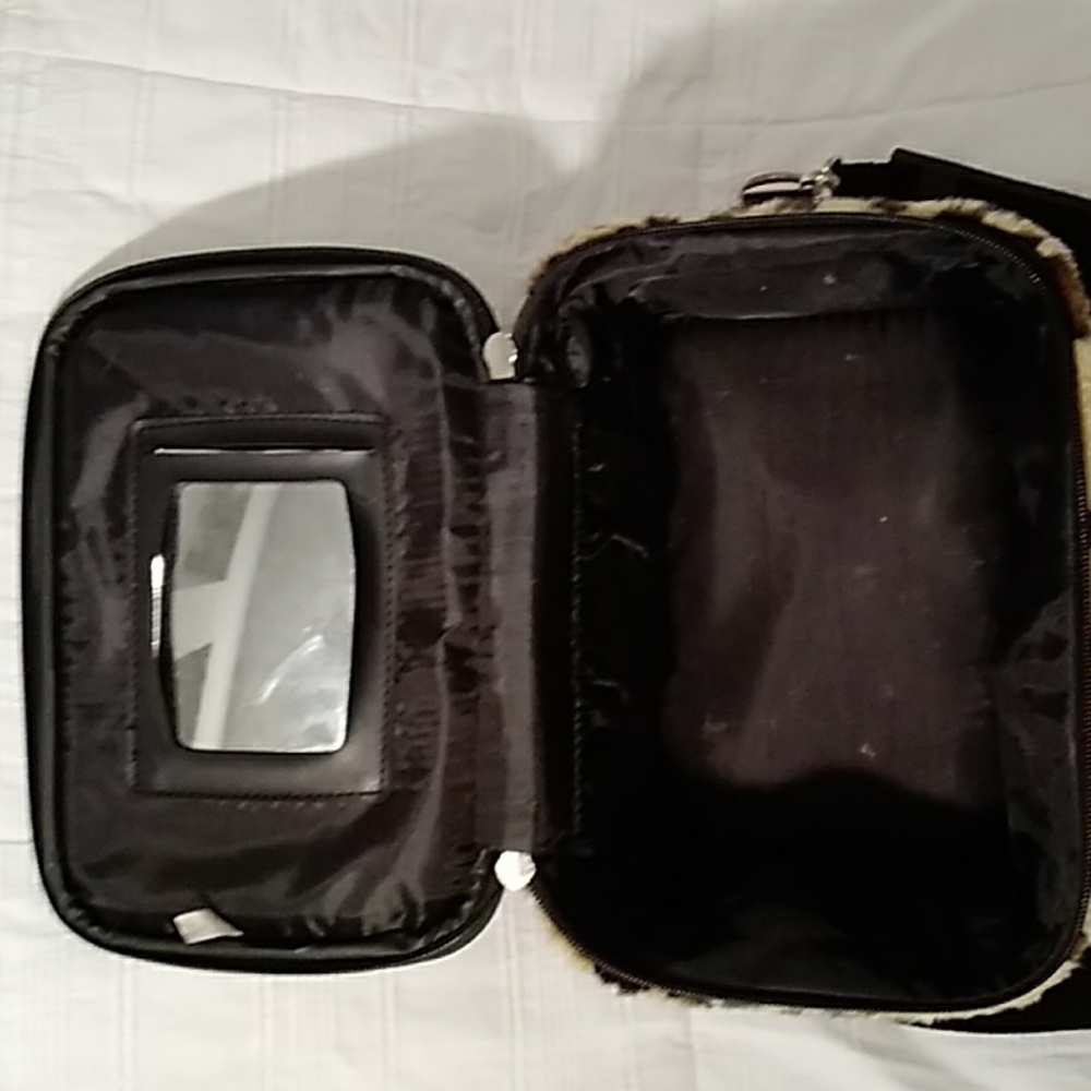 Leopard Print Makeup Case - image 3